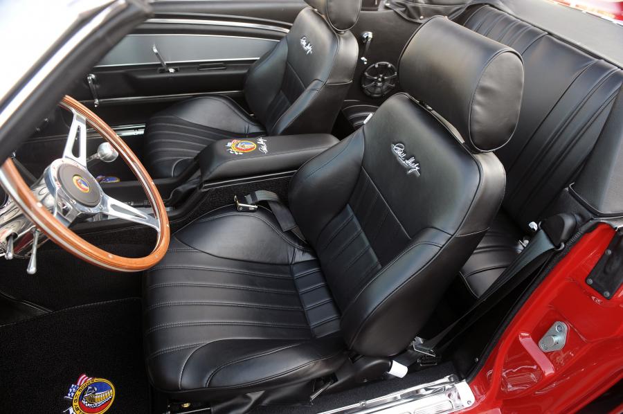 Интерьер Shelby GT500CR Convertible by Classic Recreations 2012 года  (фото 11 из 19)